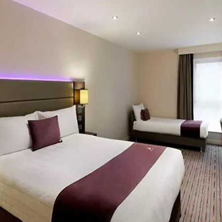 Premier Inn Вэр Экстерьер фото